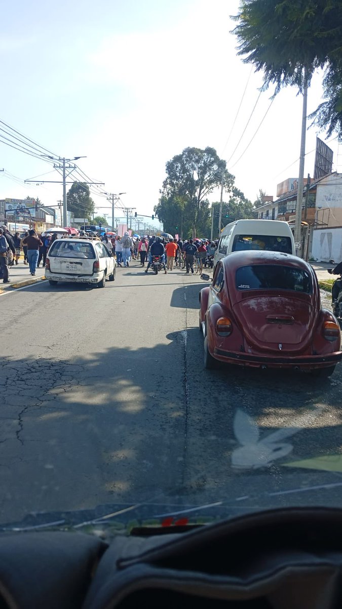 EvaG14 ✘ (@egaona14) on Twitter photo #ULTIMAHORA presencia de #Manifestantes sobre la carretera federal 115 a la altura de #Chalco 🆘
Caos vial 🚨 <a href="/delfinagomeza/">Delfina Gómez A.</a> <a href="/GN_Carreteras/">Guardia Nacional Carreteras</a> #ULTIMAHORA presencia de #Manifestantes sobre la carretera federal 115 a la altura de #Chalco 🆘
Caos vial 🚨 <a href="/delfinagomeza/">Delfina Gómez A.</a> <a href="/GN_Carreteras/">Guardia Nacional Carreteras</a>