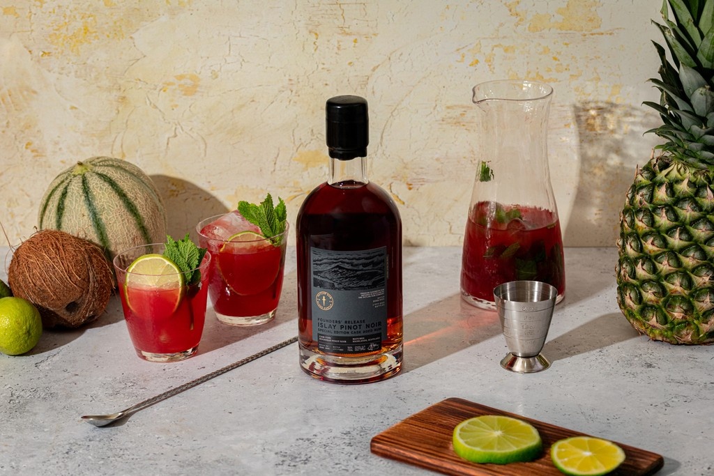 Outlaw Rum Co. tweet media