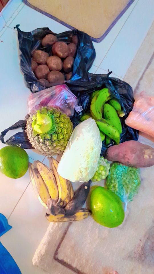 Used all my last savings to buy food....now i dont have where to sleep🙄😒🤔