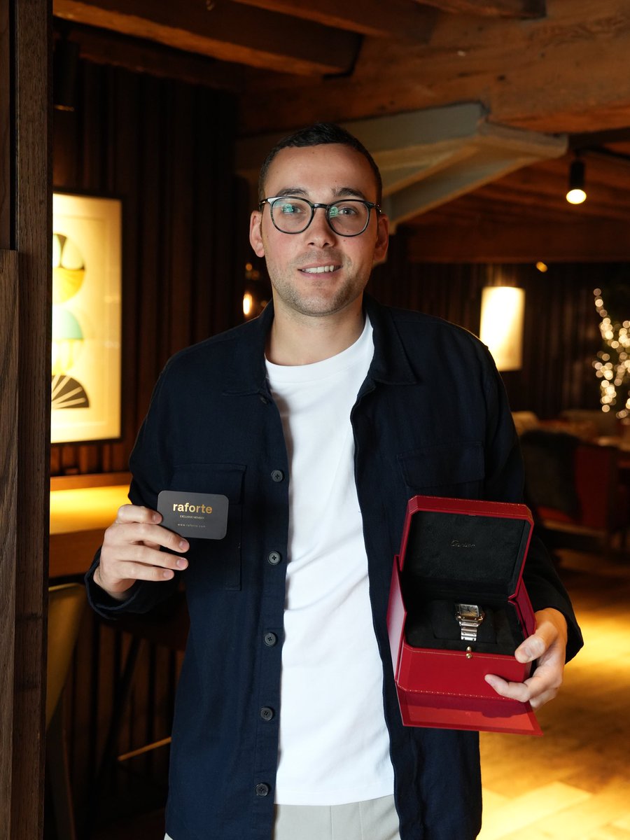 raforte_com's tweet photo. 💎 A bold £10 turned into a £7,500 Cartier Santos for Angelo Manor!

We met him in Canary Wharf to hand-deliver his brand new timepiece ⌚️
His reaction? 👉 “I need to win my girlfriend one now!” ❤️

Will your story be next? 👀✨

#UnlockTheExtraordinary https://t.co/OKaH7GSizc