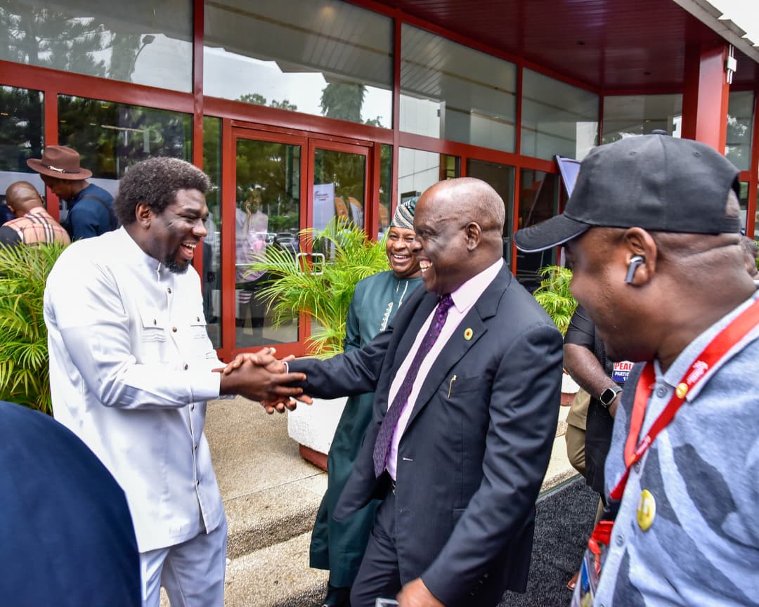 NUPRCofficial's tweet photo. A meeting of Comrades
The Commission Chief Executive, Nigerian Upstream Petroleum Regulatory Commission (NUPRC), Engineer Gbenga Komolafe; and the President, Petroleum and Natural Gas Senior Staff Association of Nigeria (PENGASSAN), Comrade Festus Osifo; during the PENGASSAN Energy and Labour Summit on Thursday in Abuja