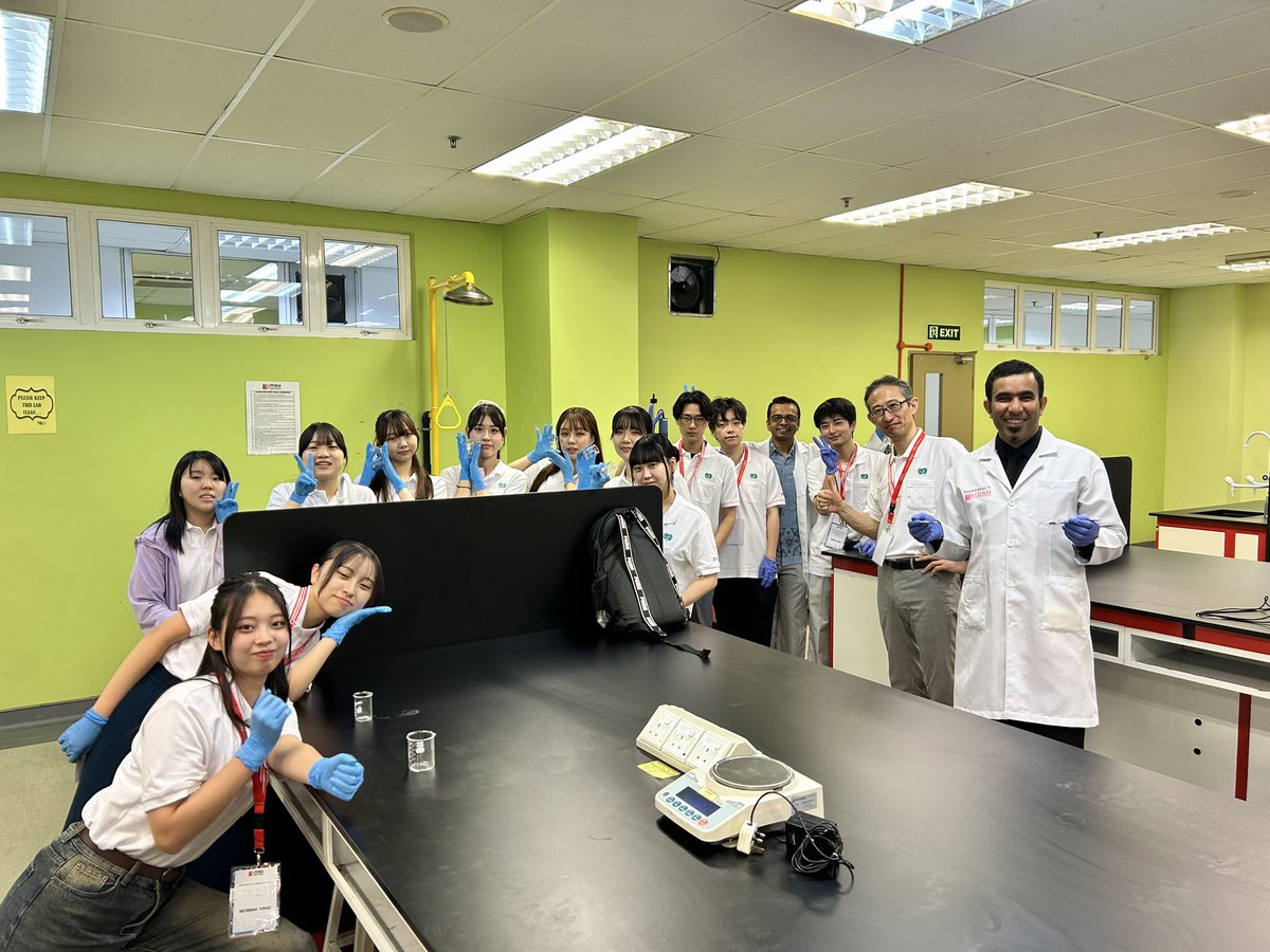 Fun learning in action! 💄✨
Students enjoyed a hands-on experience creating their very own lipstick during the Cosmeceutical class. A perfect blend of science, creativity, and excitement! 🎓🔬💡
#msumalaysia #msuedutourism #msuacademy #culturalactivity