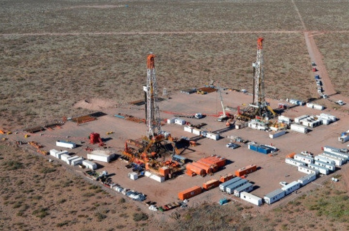 EconoJournal (@econojournal) on Twitter photo 🛢🇧🇷Neuquén: Fluxus confirmó su desembarco en áreas convencionales y shale oil | Por <a href="/NicolasDeza/">Nicolás Deza</a>
👉🏼La petrolera del grupo J&F de Brasil finalmente obtuvo la autorización de Neuquén para operar los bloques adquiridos a Pluspetrol a fines de 2023.
econojournal.com.ar/2025/08/fluxus… 🛢🇧🇷Neuquén: Fluxus confirmó su desembarco en áreas convencionales y shale oil | Por <a href="/NicolasDeza/">Nicolás Deza</a>
👉🏼La petrolera del grupo J&F de Brasil finalmente obtuvo la autorización de Neuquén para operar los bloques adquiridos a Pluspetrol a fines de 2023.
econojournal.com.ar/2025/08/fluxus…