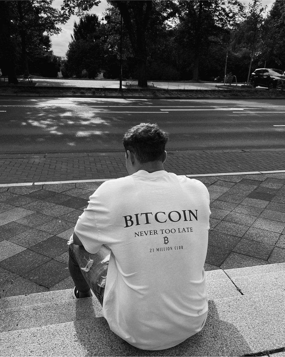Bitcoin doesn’t care about time. 
It’s never too late to join the movement. Rocking the 21 Million Club with style. 

Shop here: bitvestis.de 

#bitcoin #btc #bitcoinnews