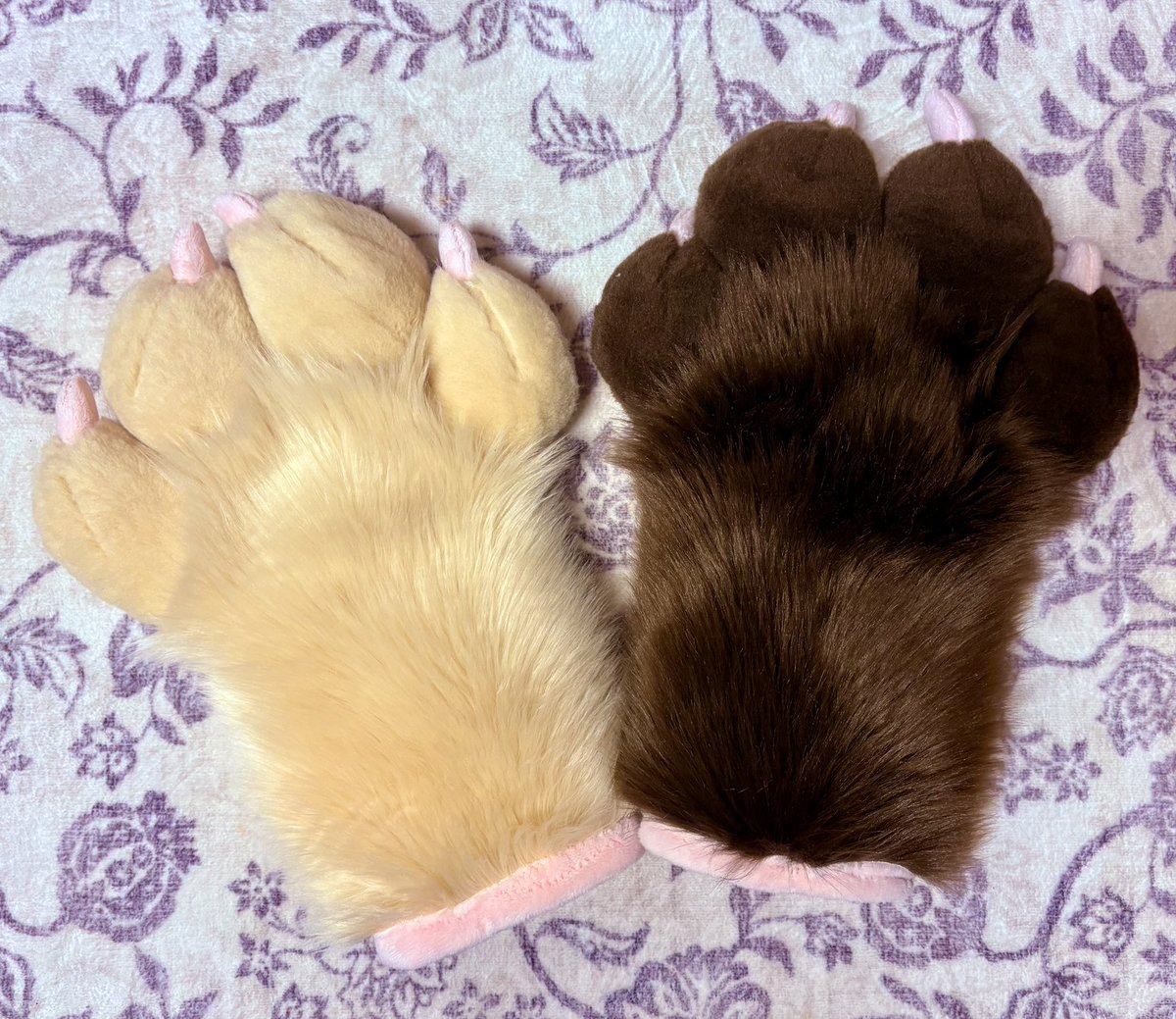 ⭐️ROAD TO 2K MONSTER RAFFLE⭐️
.
Want to win yourself some awesome art or just maybe a pair of fursuit paws? 🐾✨
.
.
⭐️MUST BE FOLLOWING!
⭐️MUST REPOST THIS POST!
⭐️Likes are optional but appreciated &lt;3
.
#furry #furryart #fursuitmaker #raffle #artraffle #fursuitraffle