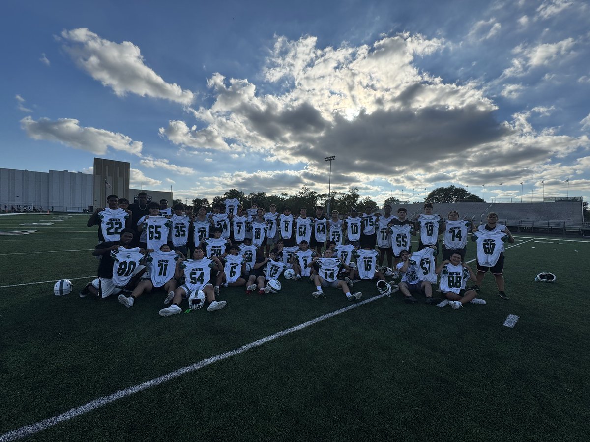 Earned, not given. 💪 Tonight our Spartans pushed through the grind to claim the right to wear that jersey this season. Proud of the fight, proud of the family. 🟢⚪️ #EarnYourJersey