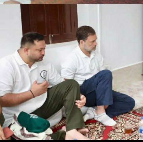 चंचल मन है 
राह कठिन है
 बालक दोनों है नादान
शायद इन्हीं लोगों के लिए शब्द का प्रयोग किया गया था