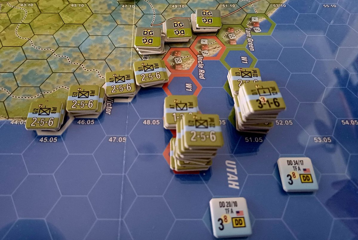 vanlast2's tweet photo. #SCS #StandardCombatSeries
#DayOfDays #UTAH
Desembarco de la primera oleada.
Ha ocurrido como pasó en la realidad en esta playa, que las unidades derivaron de las posiciones Tare y Uncle hacia la playa denominada Victor. https://t.co/GRnz8xkdp7