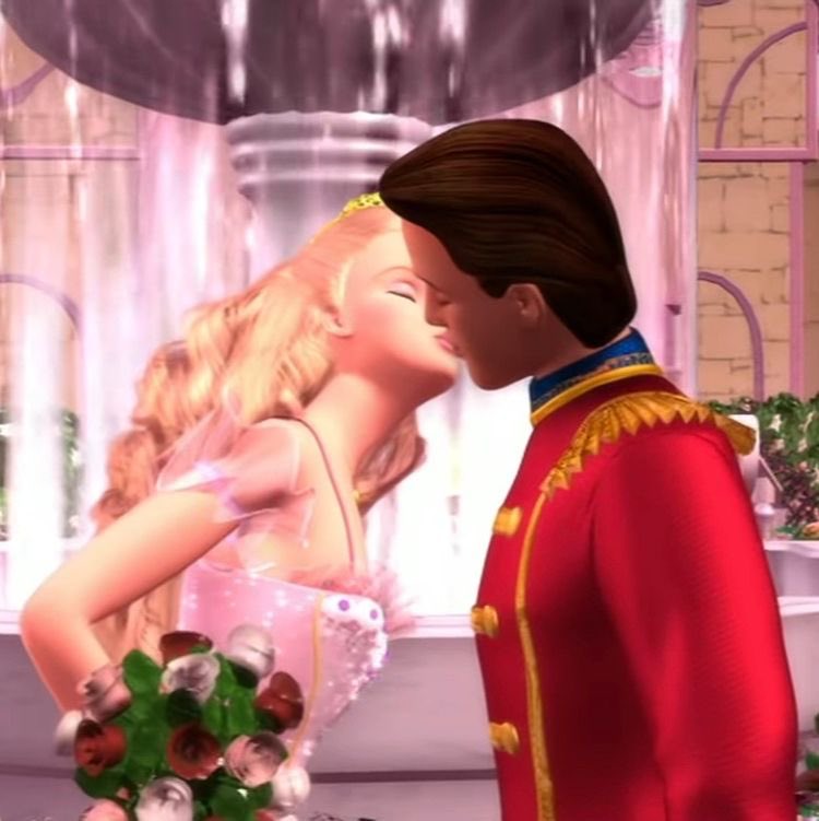 "This locket was supposed to take me home, but in my heart I feel I'm already there" 🥹