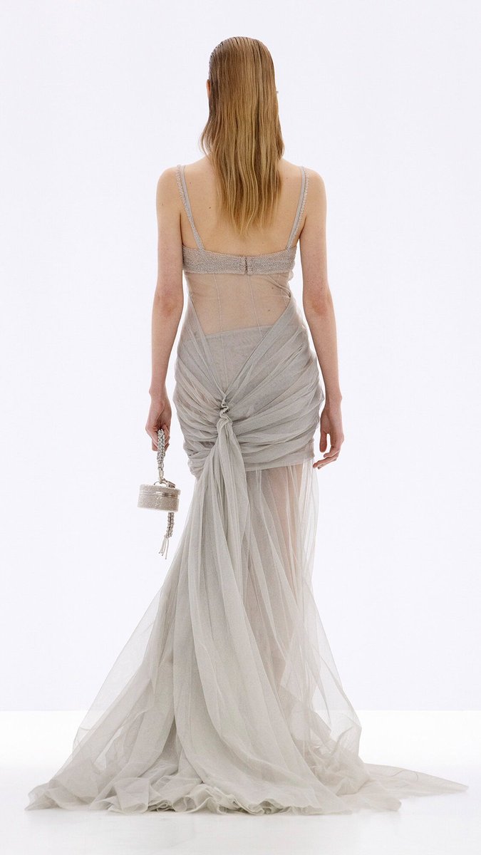 The BACK of celestial &amp; floaty ✨Fendi✨ Spring/Summer 2023 Couture.🪡