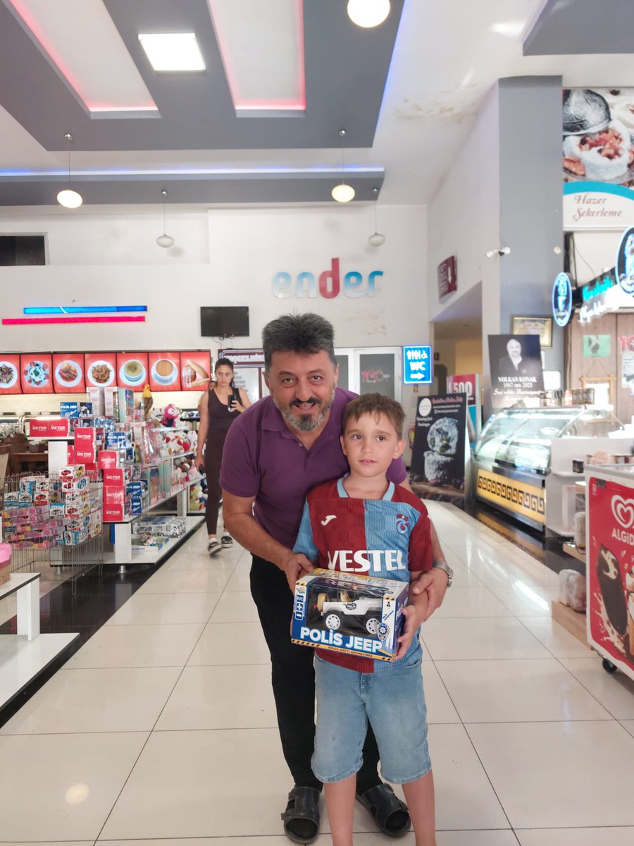 Trabzonspor formasıyla işletmemize gelenlerden yemek üçreti almama geleneğimize, formalarıyla gelen çoçuklarımıza oyuncak hediye etme geleneğini ekledik.<a href="/Trabzonspor/">Trabzonspor</a> #Endermolapark