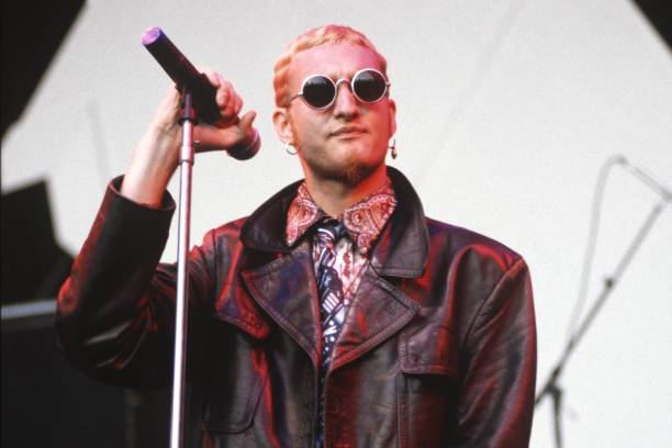 Remembering Alice In Chains frontman Layne Staley, born today in 1967.