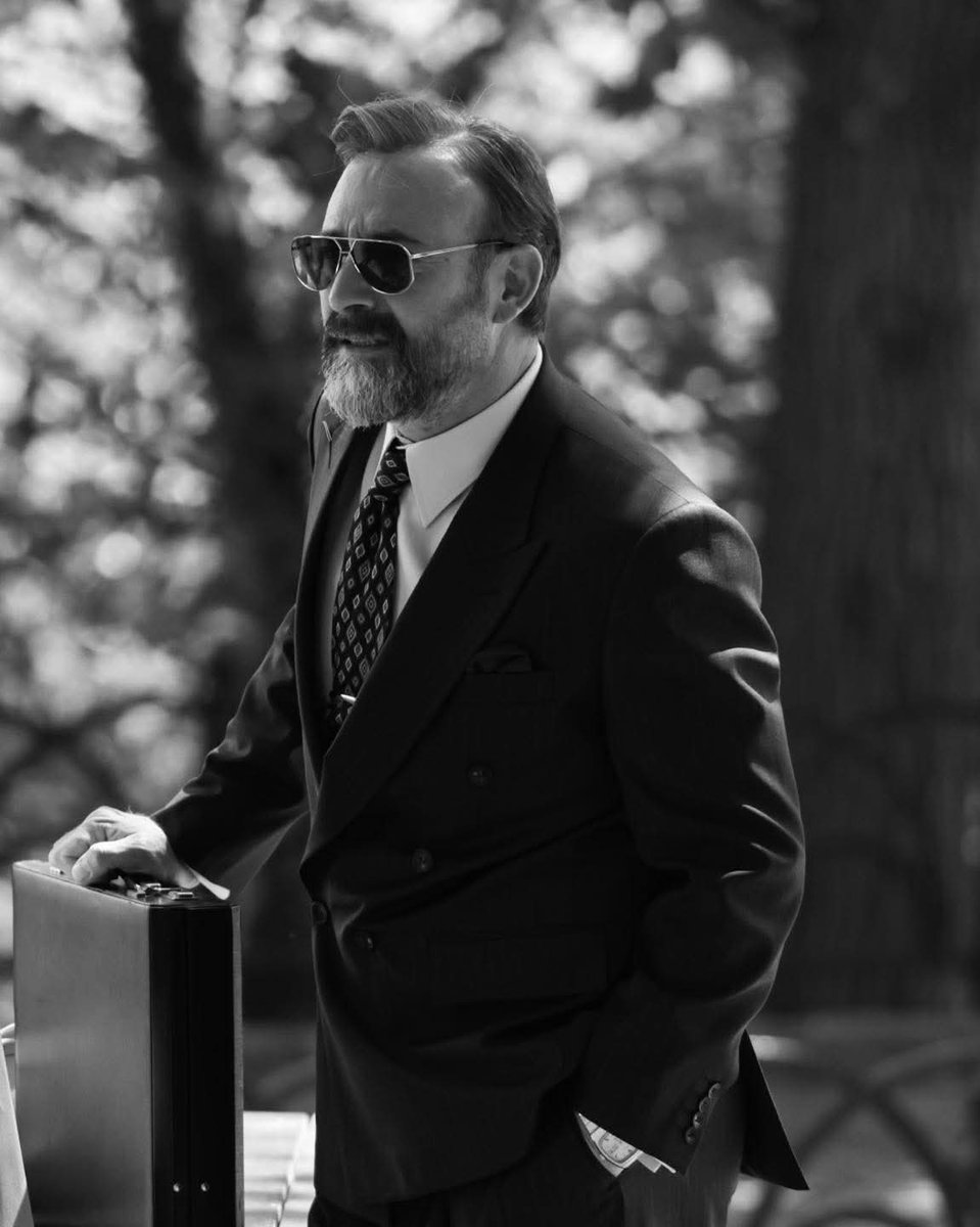 magazin_portali's tweet image. #StarTV'nin sevilen dizisi #KralKaybederse’nin yeni sezon çekimleri başladı.

İki yıllık zaman atlamasıyla başlayacak yeni sezonda Kenan ve Handan, yeni bir sınavla karşı karşıya. 

Kenan tüm dengeleri değiştirecek güçlü bir tehditle mücadele ederken, aşka kalbini kapamış Fadi