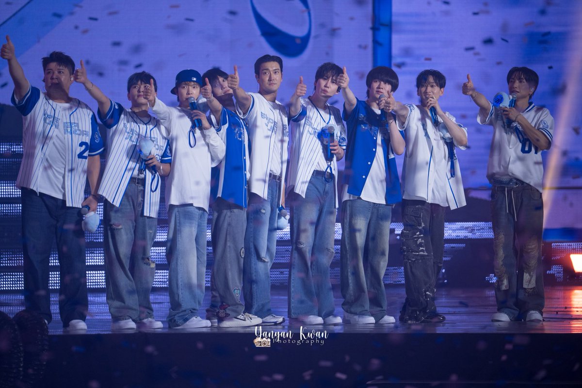 yyyankkk's tweet photo. And finally 
😍😍😍😍
Full team 
The last men standing 

#SS10inSeoul 
#superjunior https://t.co/5ehbGlBBiw