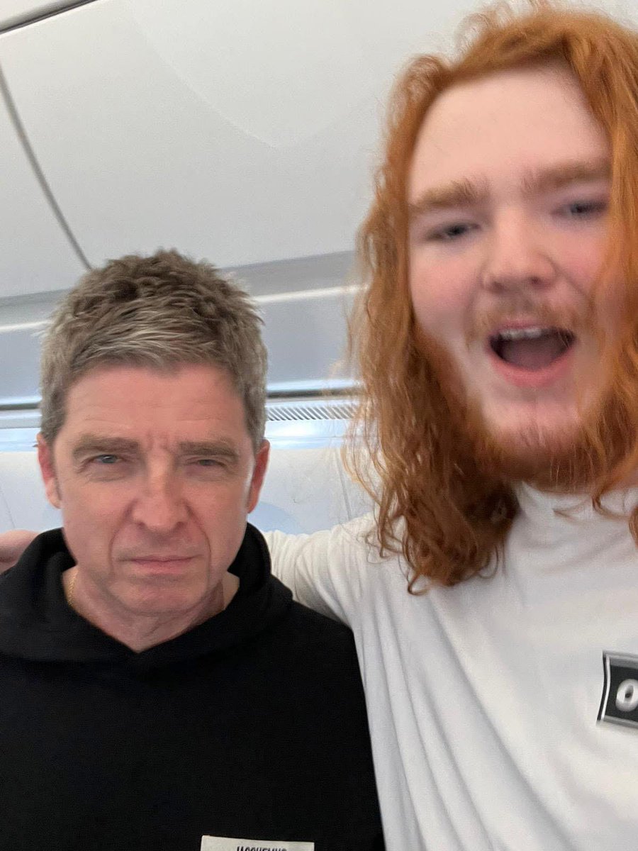 Oasis Mania tweet media