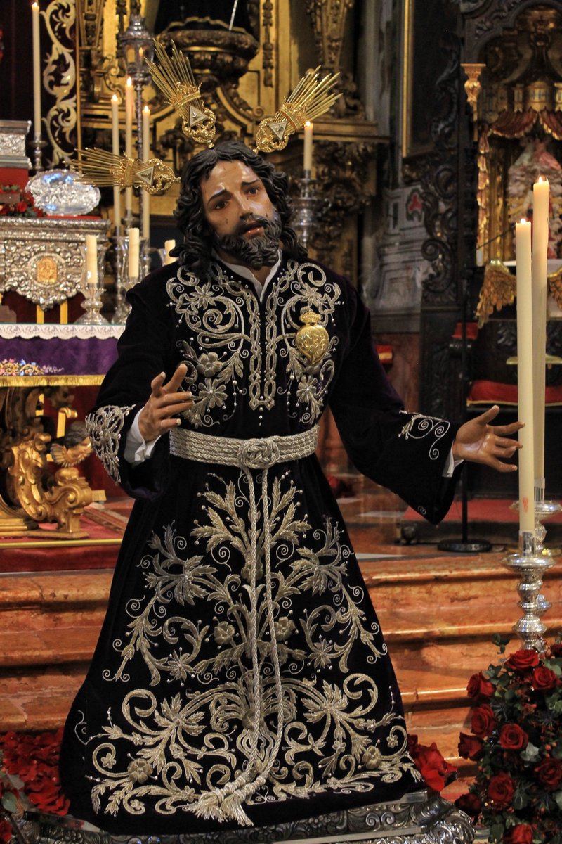 🔎 Procesiona en la tarde del Domingo de Ramos junto a la Virgen de la Estrella, obra de Álvarez Duarte del año 2000.

🔎 La primera marcha que sonó durante la bendición del Cristo de la Agonía fue La Madrugá.