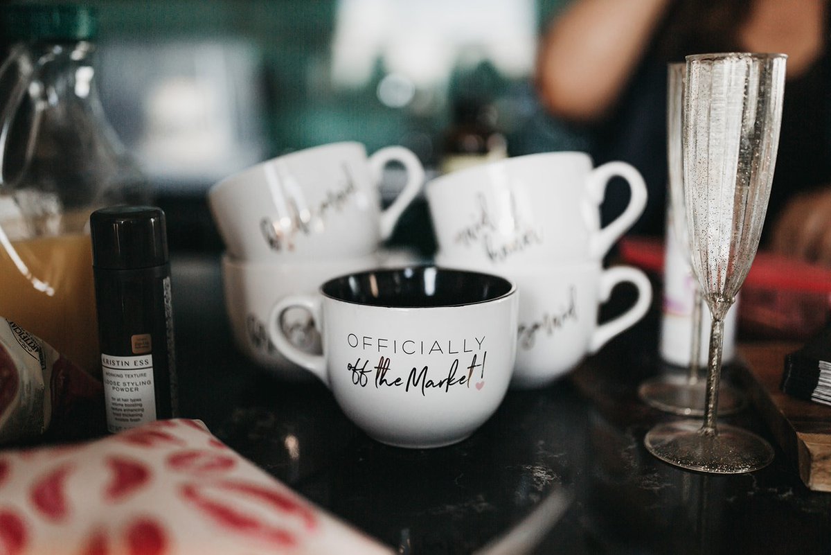 ☕ 𝑪𝒂𝒇𝒇𝒆𝒊𝒏𝒆 &amp; 𝑪𝒐𝒏𝒏𝒆𝒄𝒕𝒊𝒐𝒏𝒔 ☕

Coffee stations are having their moment—and we’re here for it! Let guests build their own cup with flavored syrups, whipped cream, sprinkles, and more. It's cozy, interactive, and a guaranteed crowd-pleaser!