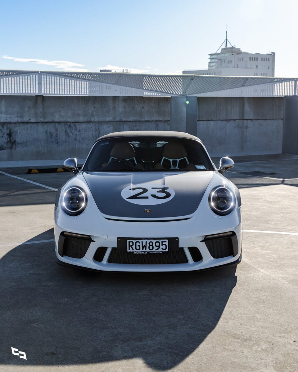 collectingcars_'s tweet image. This 991-generation Porsche 911 Speedster Heritage Edition is a highly sought-after limited-production modern open-top sports car.
⁠
LIVE NOW - Christchurch, New Zealand ⁠
⁠
collectingcars.com/for-sale/2020-…
⁠
#CollectingCars #Porsche #911Speedster
