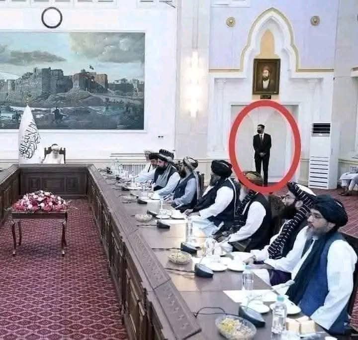 _Hamasi's tweet image. هغه چې ټرمپ یې رسمي لباس ګڼي مونږ یې پياده ګانو او خدمت ګارانو ته اغوندو.
همدا زمونږ بدله ده