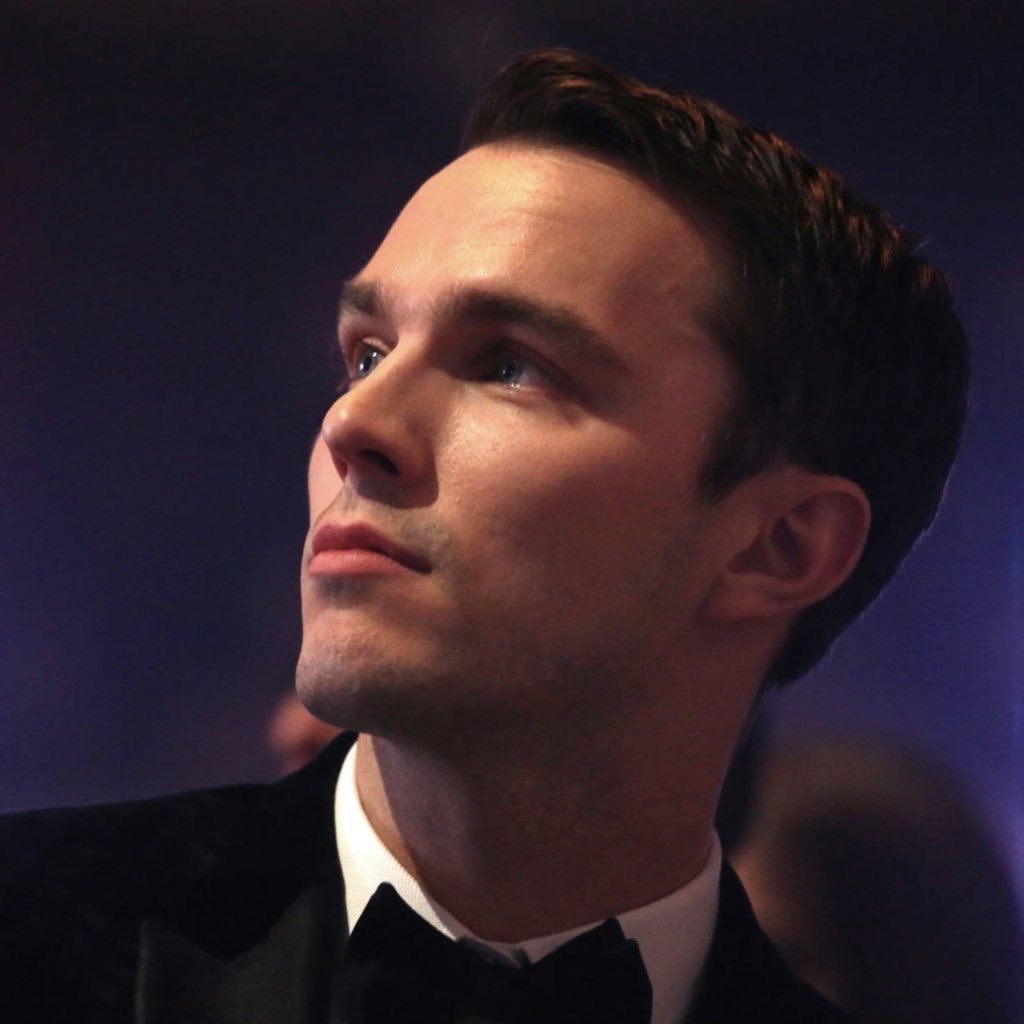 seneca x plutarch.

a man who uses what his family has from the past to rebel against the capitol and a man who used what his family had from the past to contribute to the capitol.