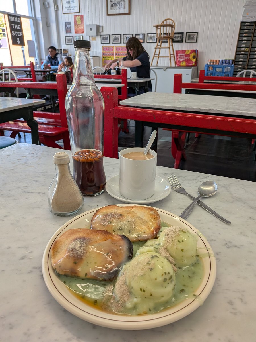🌍Travelling Hammer⚒ (@jimbwick) on Twitter photo That was handsome.sorted me right out cheers <a href="/piemashshop/">Noted Eel & Pie House</a> 👍🏻 #Leytonstone #CockneyGrub #CockneyCultue #BritishFood #Food #Pies #EastLondon #London #England That was handsome.sorted me right out cheers <a href="/piemashshop/">Noted Eel & Pie House</a> 👍🏻 #Leytonstone #CockneyGrub #CockneyCultue #BritishFood #Food #Pies #EastLondon #London #England