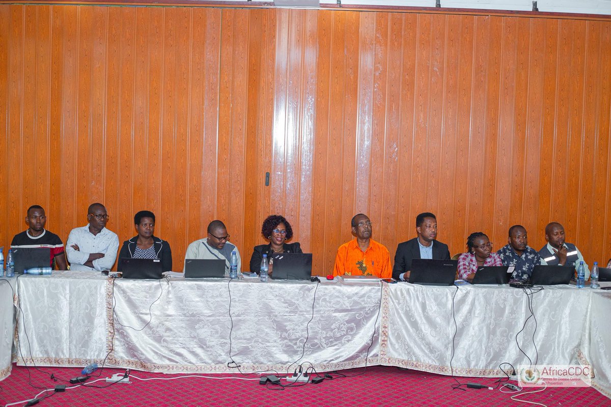 Ministère de la Santé Publique Burundi(MSPLS) (@mspls_bdi) on Twitter photo Ce 22 Août 2025, le S.P au <a href="/msp_burundi/">Ministère de la Santé Publique Burundi(MSP)</a> Dr <a href="/bervolin5/">Olivier Nijimbere</a> a procédé au lancement officiel du guide national de surveillance événementielle au #Burundi avec l'appui financier de <a href="/AfricaCDC/">Africa CDC</a>. Ce 22 Août 2025, le S.P au <a href="/msp_burundi/">Ministère de la Santé Publique Burundi(MSP)</a> Dr <a href="/bervolin5/">Olivier Nijimbere</a> a procédé au lancement officiel du guide national de surveillance événementielle au #Burundi avec l'appui financier de <a href="/AfricaCDC/">Africa CDC</a>.