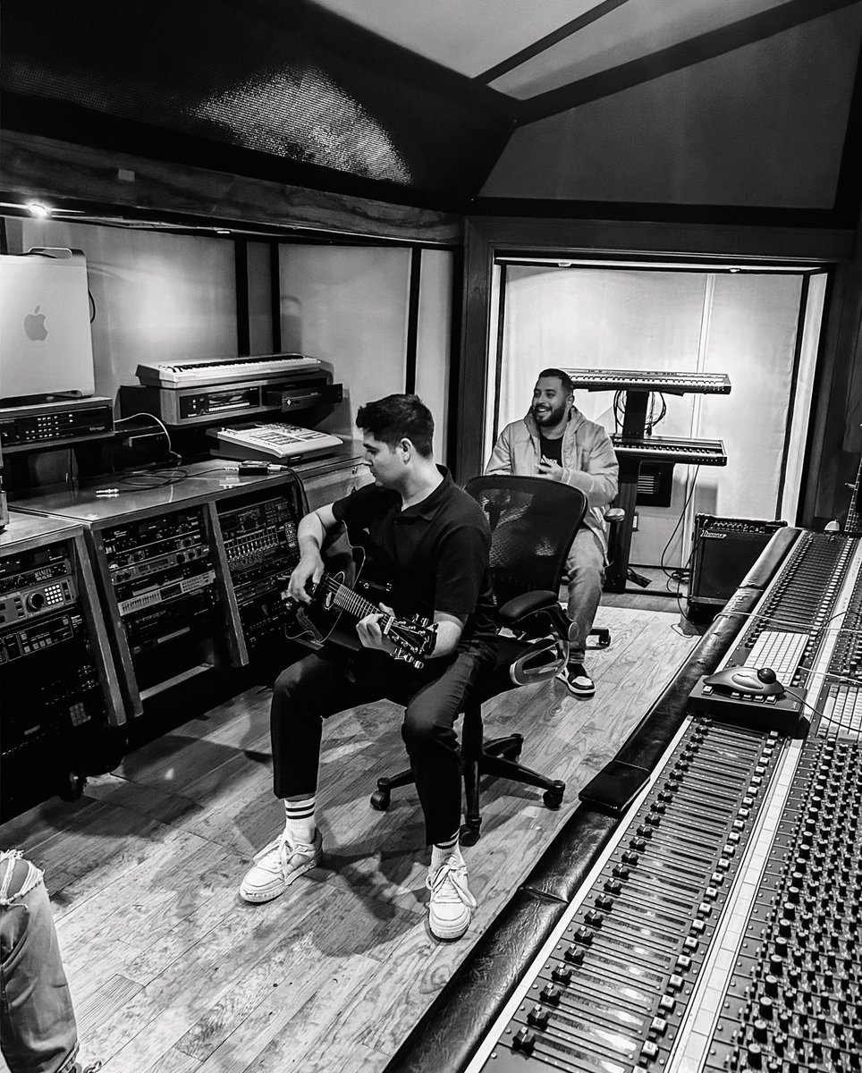 EMASOUND's tweet image. Ya está disponible FIRME 🔥 junto a Francisco Marin en todas las plataformas digitales. Escúchala y compártela con tus amigos.

🔗 : hypeddit.com/e1w92l