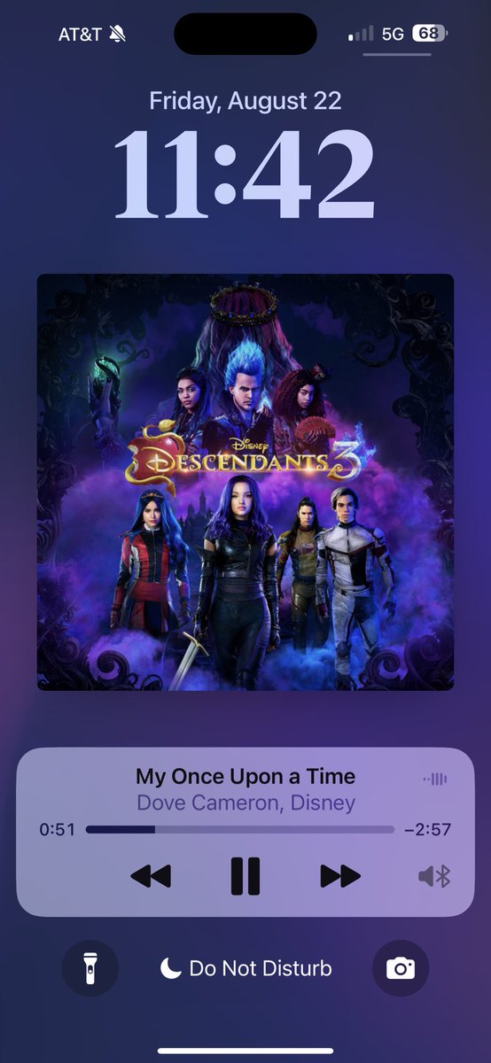 elevenskyes's tweet image. they’re sisters btw