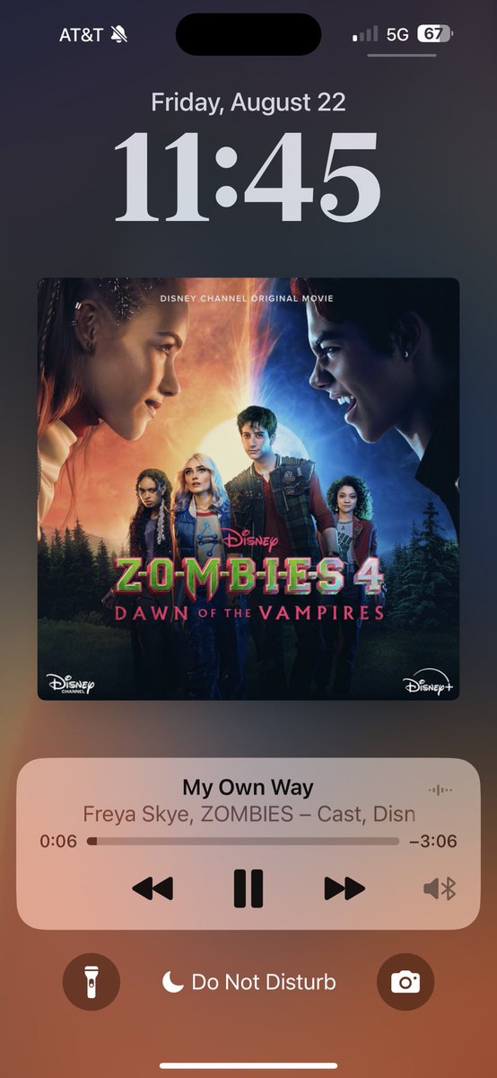 elevenskyes's tweet image. they’re sisters btw