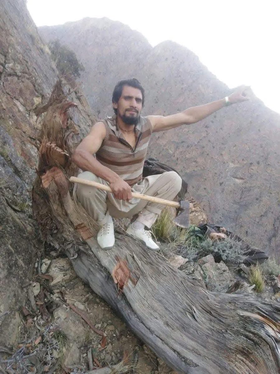 jamilnagri's tweet photo. Billion rupees worth early warning systems in #GilgitBaltistan never ever alerted downstream areas before Glof, please appreciate this shepherd, who averted a big disaster in Ghizer today, by informing his villagers about Glof minutes before it hit them, they evacuated https://t.co/WB2fXZ5ecY