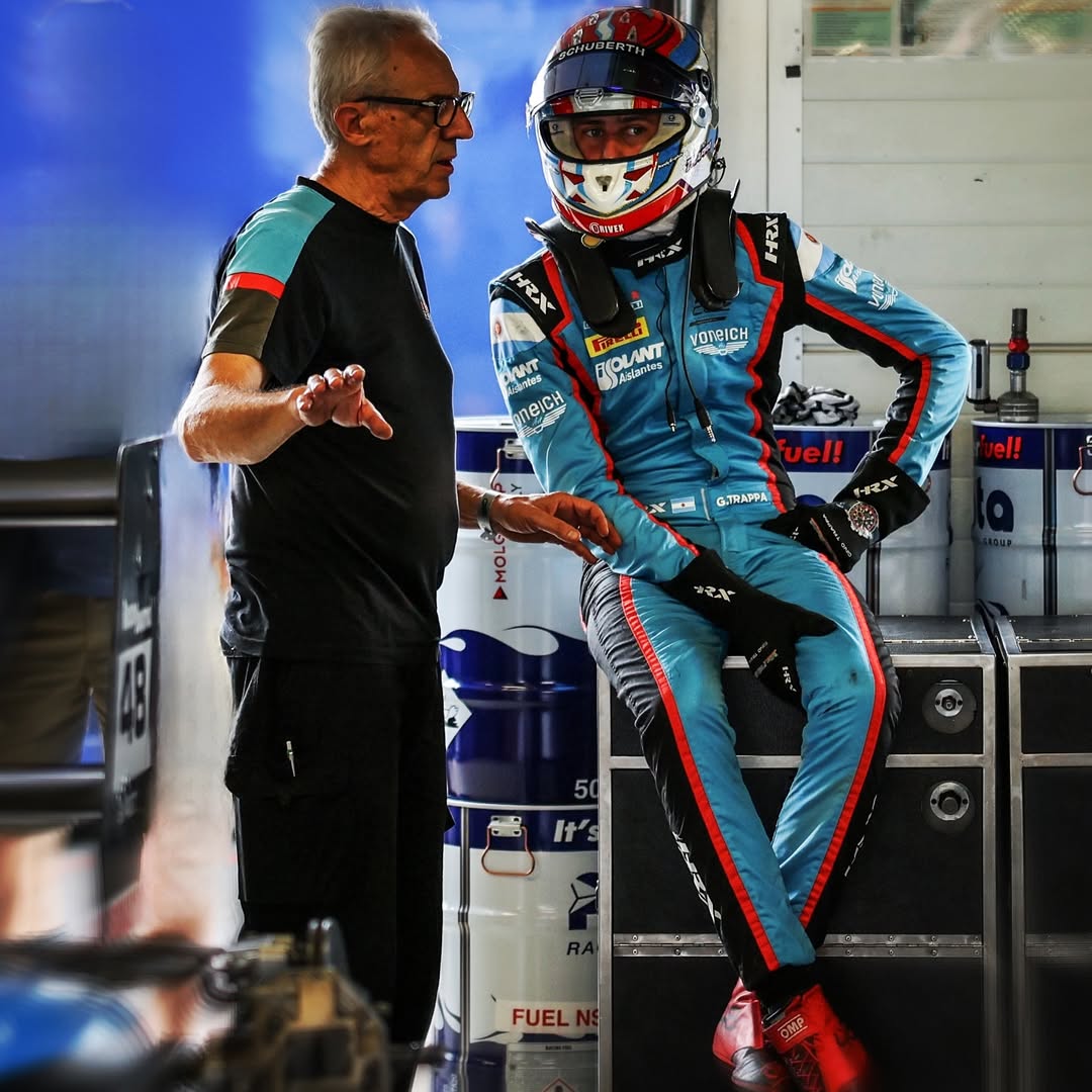 CarburandoTV's tweet photo. 🏁 Gino Trappa tuvo un comienzo positivo en Eslovaquia.
⏱️ El piloto argentino, que había sido el más rápido de las prácticas, fue 2do en la clasificación de la Fórmula 4 Checa, a apenas 0,098s del mexicano Nicolás Cortez.
#F4Checa #Trappa https://t.co/nKgzJGHjT3