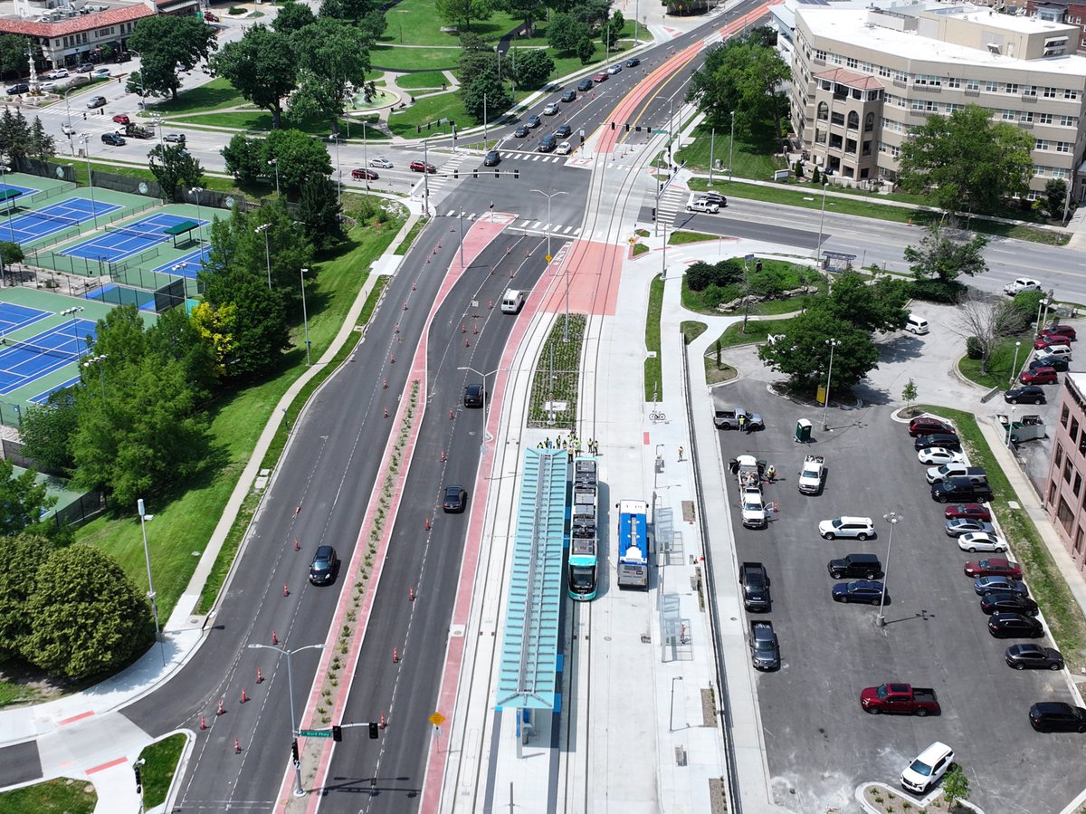 KC Streetcar 🚊💙 tweet media