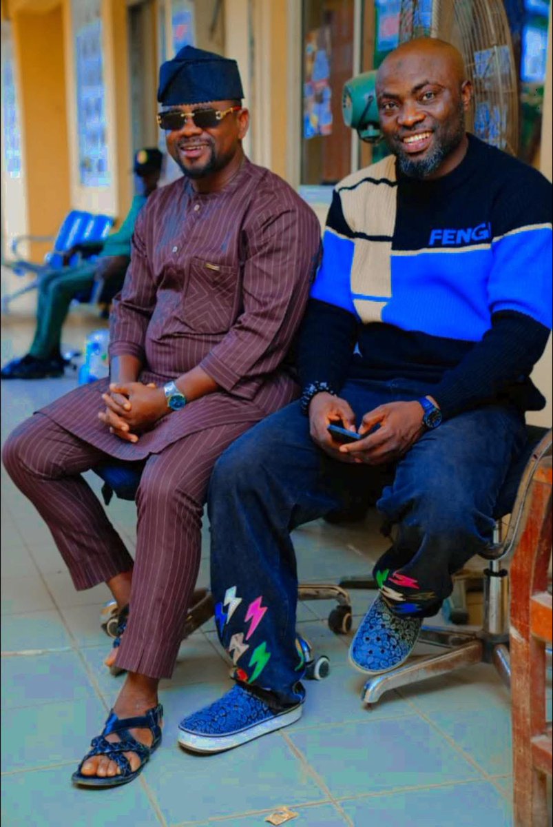 fattylincorn_01's tweet photo. With My Childhood Friend, Mr Ajayi Ogundipe,
The Official Photographer of The Executive Chairman Oshodi Isolo Local Otunba Kehinde Adeola Oloyede @KennydooOloyede at the Council Secretariat.
#IleriOluwa https://t.co/z5kIkbZWS4