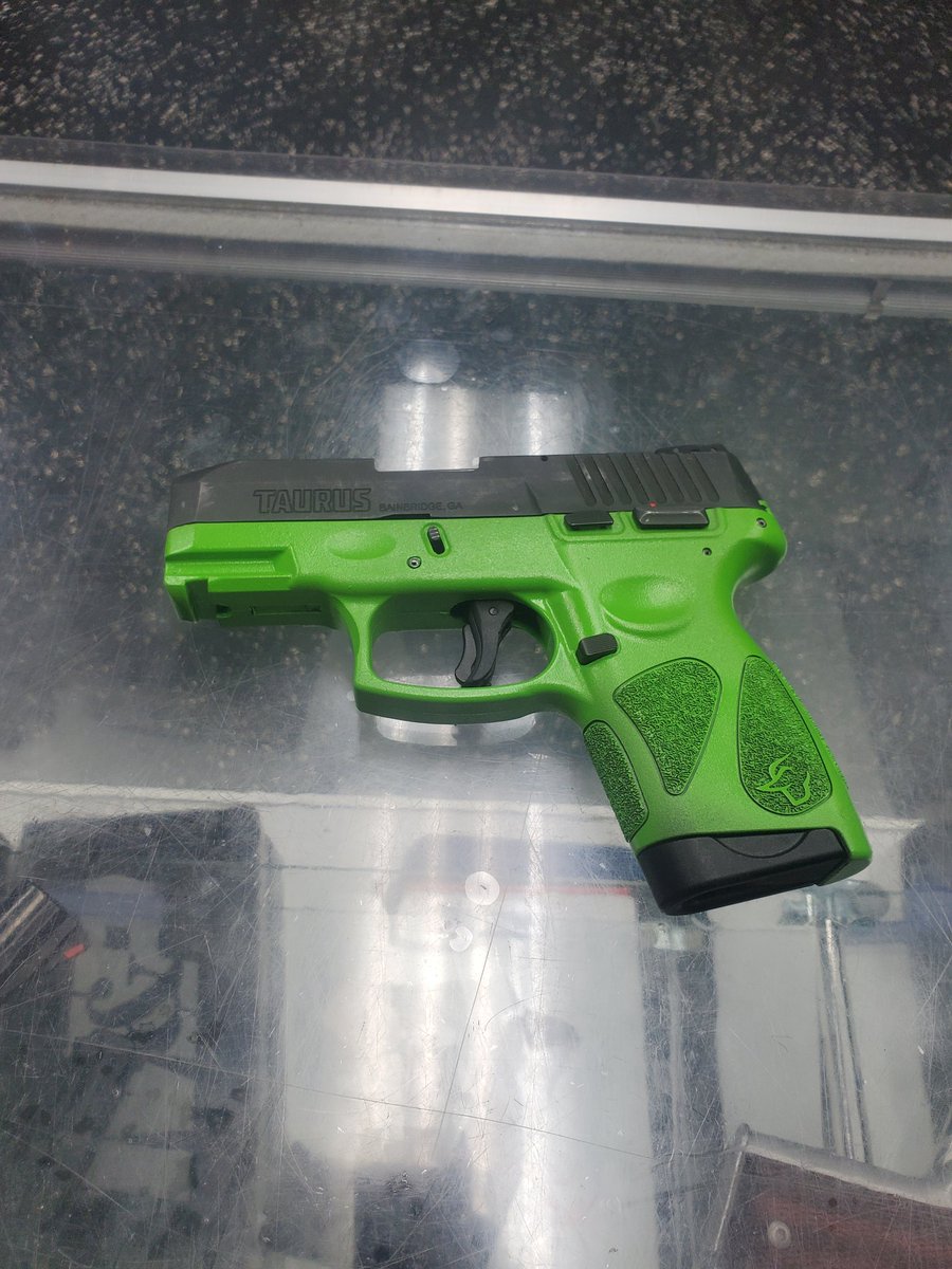 lackadaysickle's tweet photo. Customer said to grinch it out. I'd say we did that https://t.co/lPLBHF3xyt