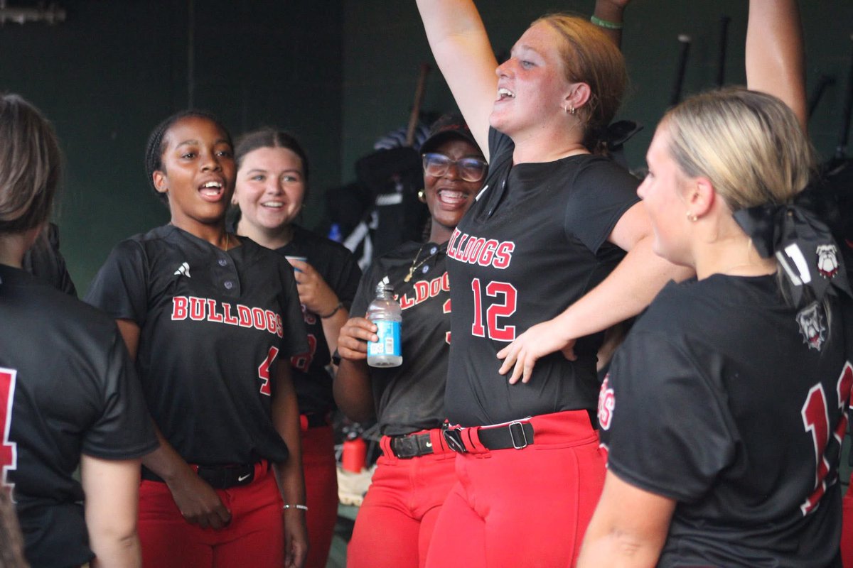 Harlem High Softball tweet media