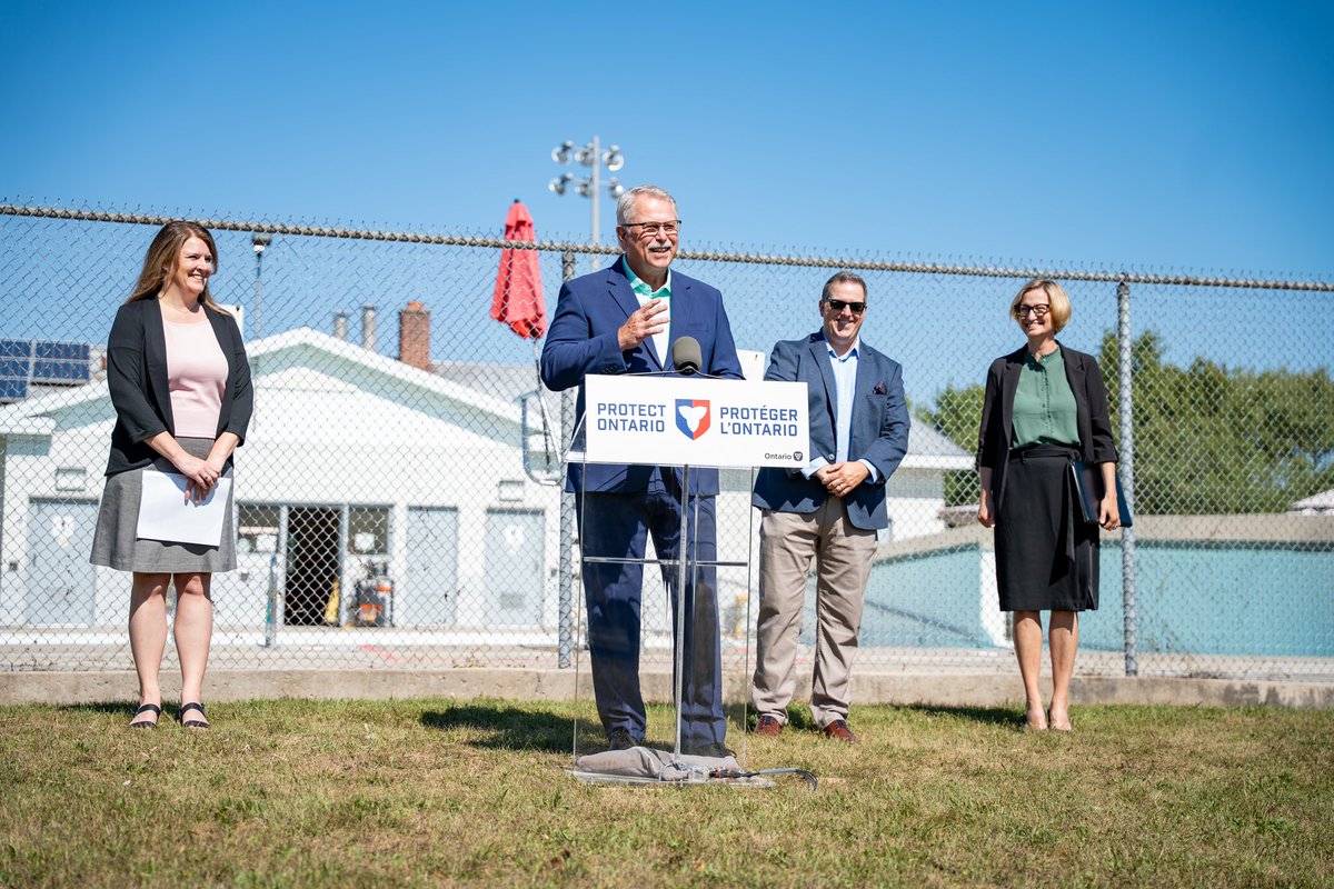 NeilLumsdenMPP's tweet photo. 🏊🏻 A beautiful morning to join Mayor @CamGuthrie to announce that our government is investing $11 million to help the @cityofguelph build the new South End Community Centre AND rehabilitate the Lyon Outdoor Pool. 

Learn more about the latest investment through our Community Sport and Recreation Infrastructure Fund: https://t.co/D581tTboPf