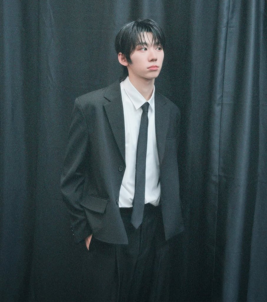 fuhanyuk's tweet image. 🐈‍⬛                                     💣