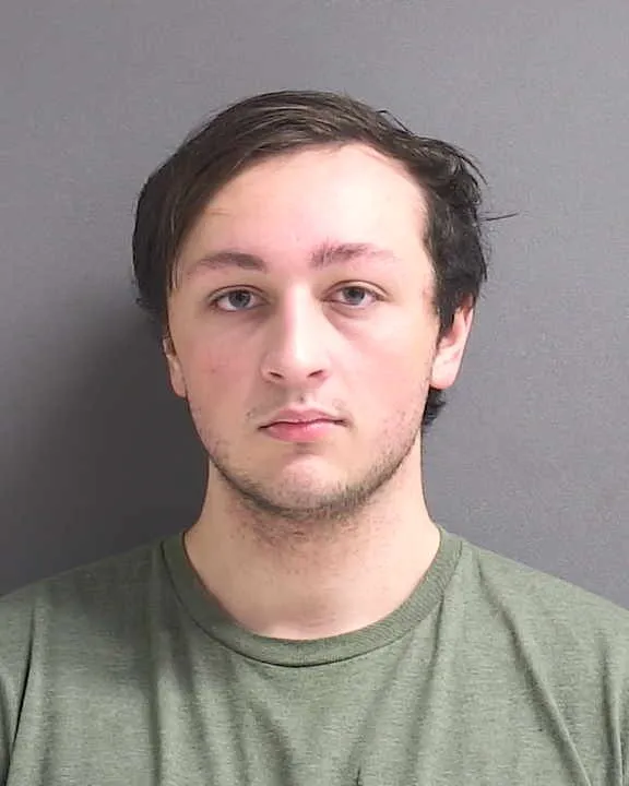 GeekUndergrnd's tweet photo. BREAKING: Playboi Carti leaker King Bob aka Noah Urban has escaped prison https://t.co/4Kq4nNkM7W