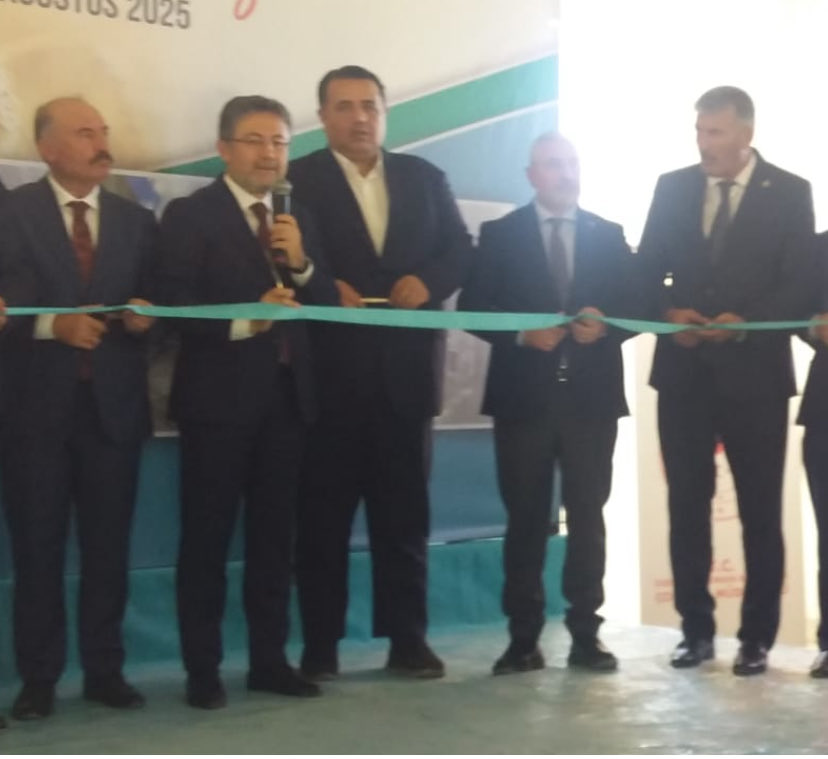 EyyupElmali's tweet photo. Tarım ve orman bakanız Sn İbrahim YUMAKLI Çorum ziraat odası hububat eleme tesisinin açılışına katıldım kıymetli bakanımızla bölgedeki çiftçilerimizin sorunlarını ilettim kıymetli bakanımızın il ve alakasına şükranlarımı sunuyorum https://t.co/C38MbrAlBh
