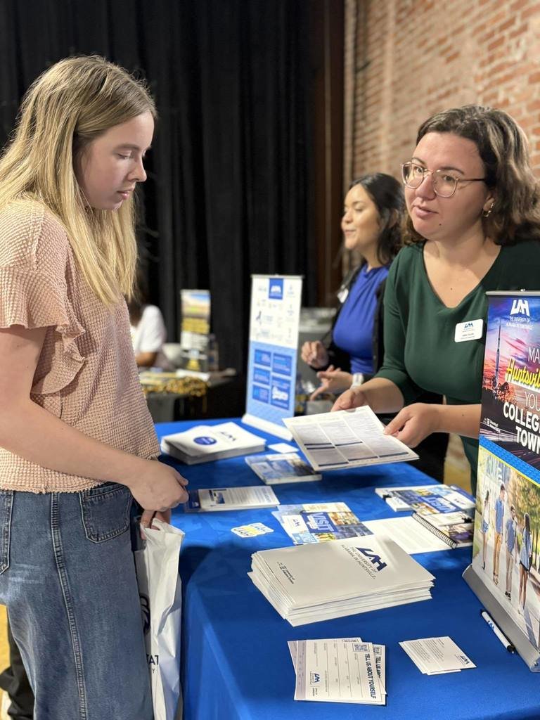 LCSforKids's tweet image. OPPORTUNITIES AWAIT: Juniors and Seniors from across the District had a chance to explore post secondary options today during a College Fair hosted by Athens State University at the Alabama Veterans Museum.