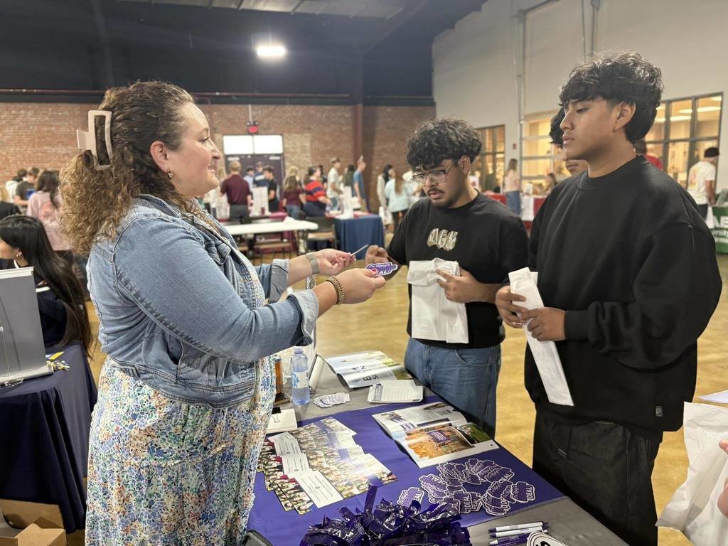 LCSforKids's tweet image. OPPORTUNITIES AWAIT: Juniors and Seniors from across the District had a chance to explore post secondary options today during a College Fair hosted by Athens State University at the Alabama Veterans Museum.