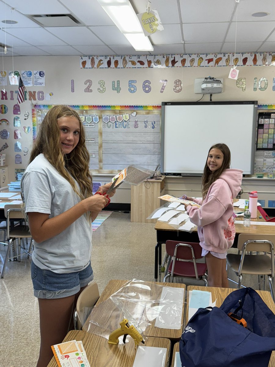 Mrs. Yanuzzelli tweet media