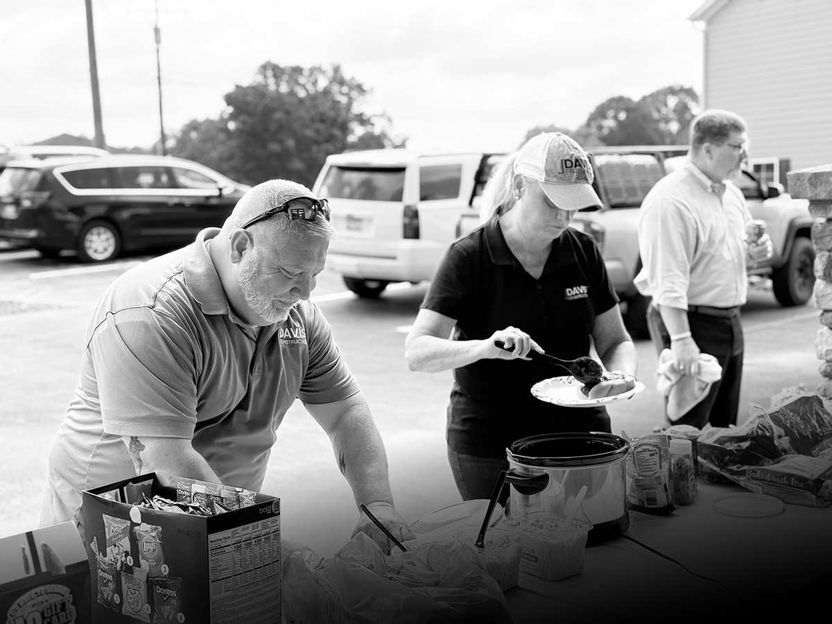 JDavisConst's tweet photo. The owners and the project team of Mountain View Veterinary Services in Pendleton, SC put together an appreciation lunch and an impromptu tour for anyone who was involved in the project. This gratitude &amp; a sense of community is what J. Davis is about!

https://t.co/134iEtOrR8 https://t.co/THF07LbkBR