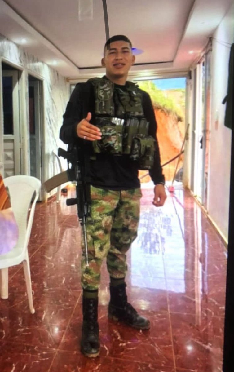 Iván Cepeda y sus narco socios de la FARC ya arrancaron campaña,no con fuegos artificiales , si no con bombas , lo sucedido ayer en Cali y Antioquia, es la antesala a lo que se avecina,mientras las víctimas apenas empiezan a ser contadas.
Anoten ✍️