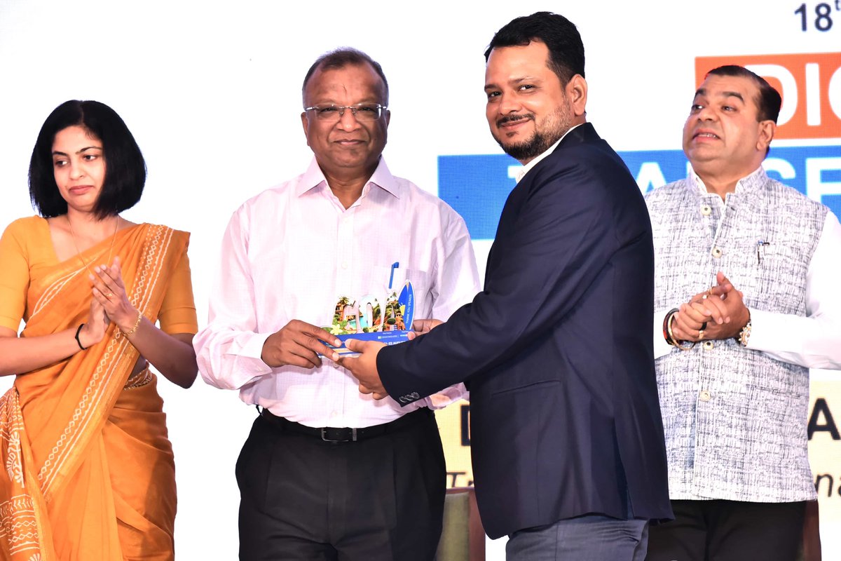 Spoke at the Digital Transformation Conclave on how AI is growing exponentially; rapid obsolescence of tech (Nokia to reels), Anthropocene paradox &amp; why mental balance is vital.

Thanks Faheem Huq &amp; GovConnect.

Policy. People. Progress. #BySubodh
#AI #Leadership #MentalHealth