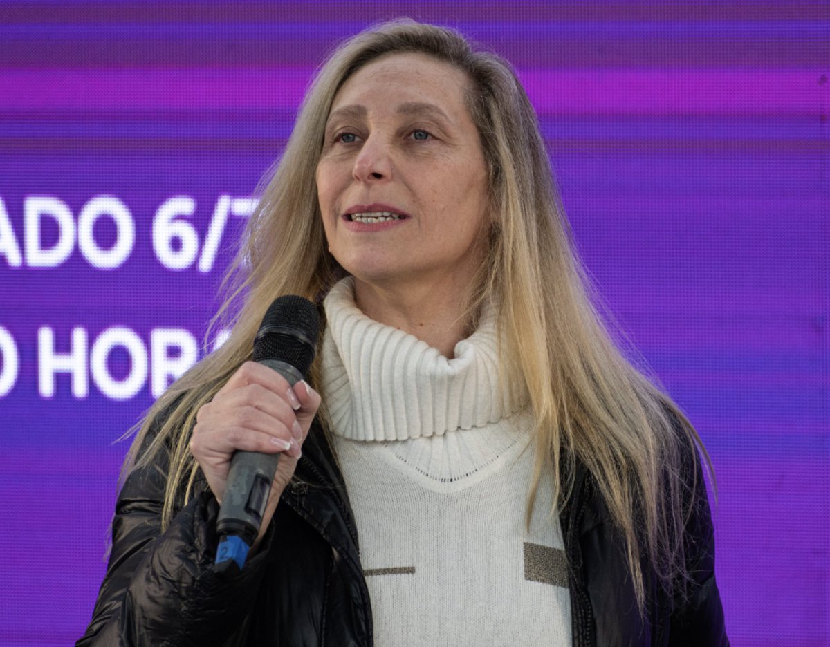 "Soy la cobra que te cobra todo lo que hiciste, bebé".