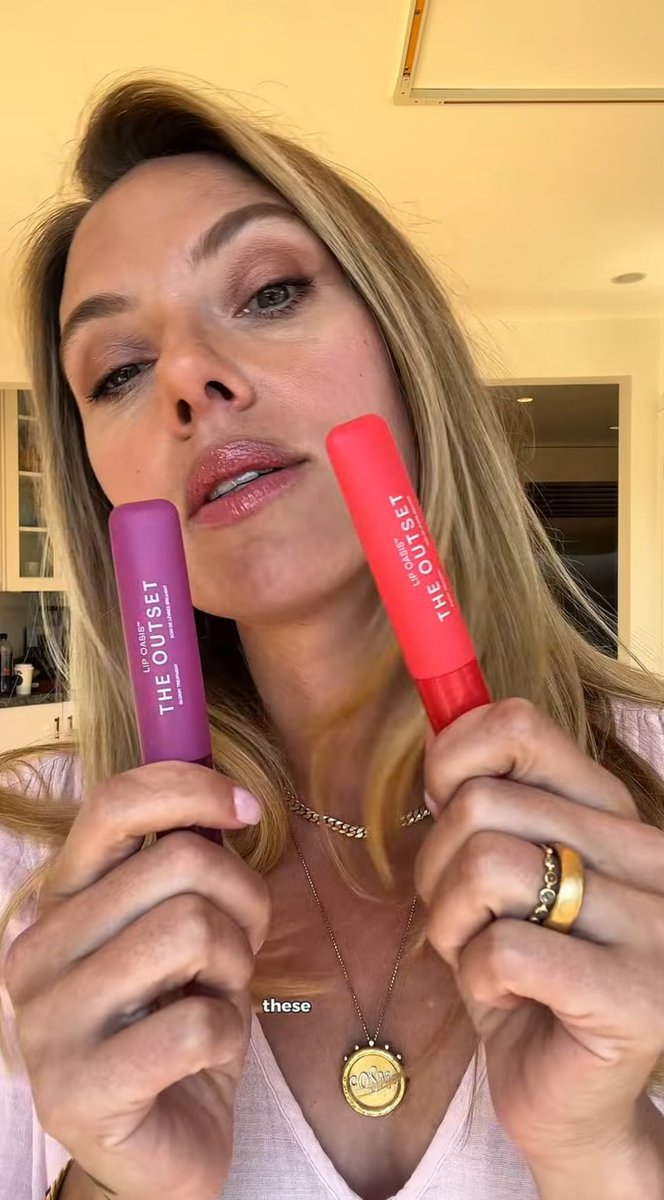 whatsupscarlett's tweet image. She knows her fandom so well 🙂‍↕️🎀