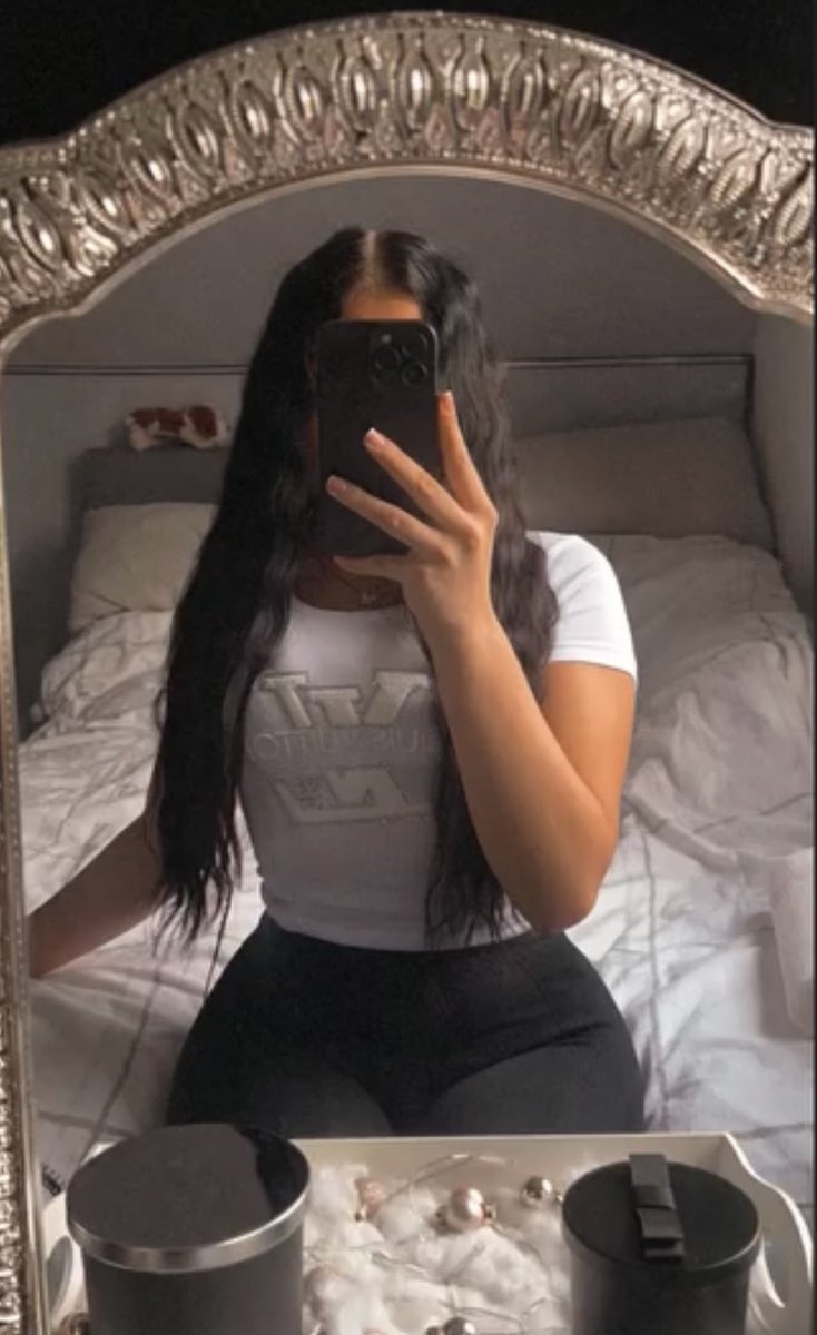 Like wenn du dir eine Ballbusting session mit mir zutrauen würdest #findom #femdom #paypig #zahlsklave #geldherrin
#cuckold #humanatm