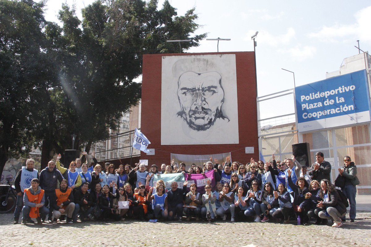 ✊ Hoy comenzó MIL CLASES en el marco del plan de lucha contra las políticas de ajuste del Gobierno.

Porque nuestra profesión docente merece ser reconocida y defendida, recordamos que el hecho educativo no se construye con un aula vacía, sino con estudiantes y docentes presentes