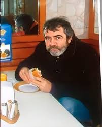 Cocuktan kalan vakitte mutfakta karnimi doyuruyorum cnm bende